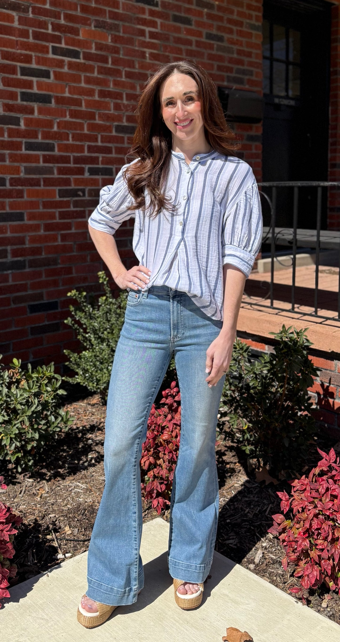 Kinsley Mid Rise Ultra Flare in Essay