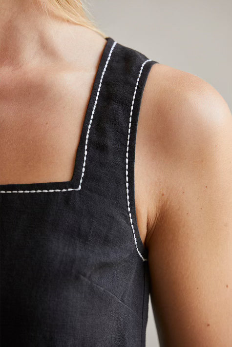 Tabby Contrast Embroidered Stitch Top in Black