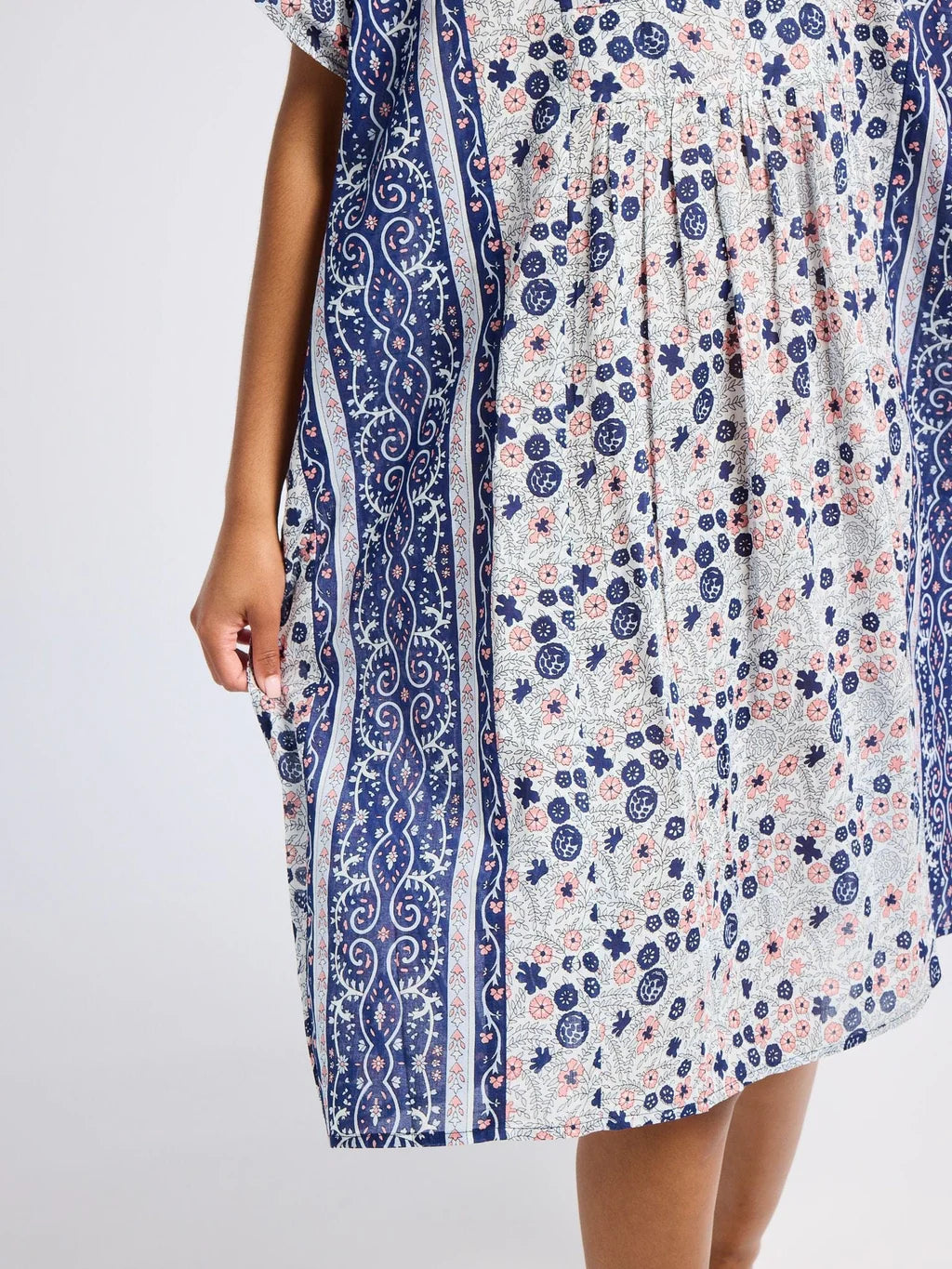 Playa Caftan in Navy Floral