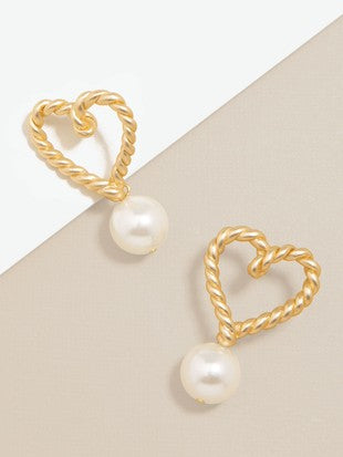 Pearl and Heart Matte Drop Earring