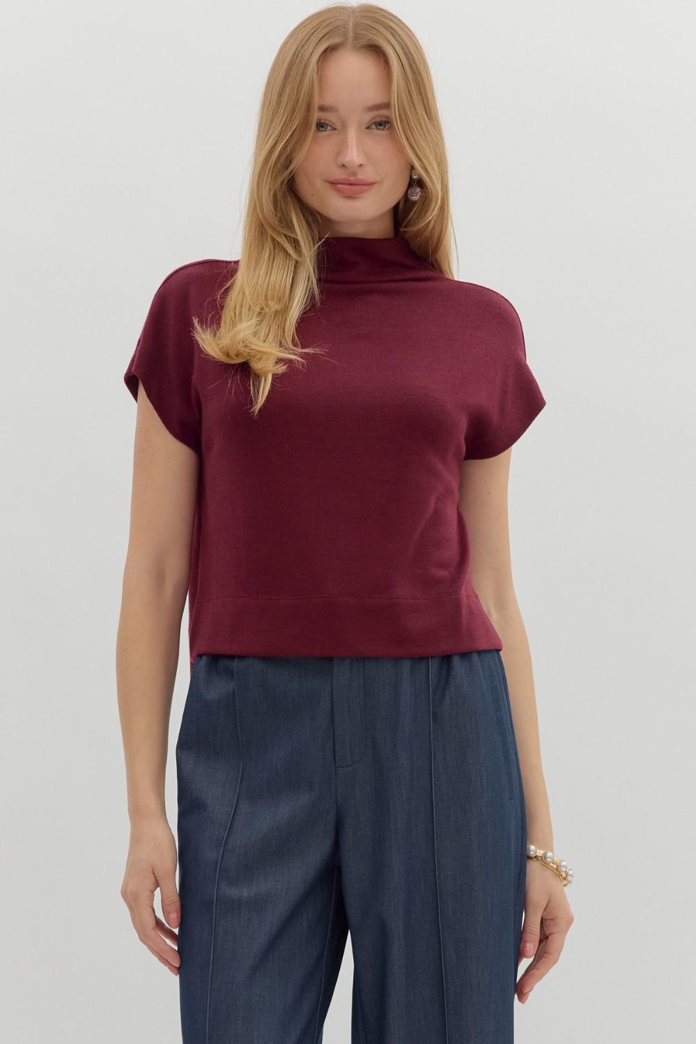 Solid Knit Mock Neck Pullover in Maroon
