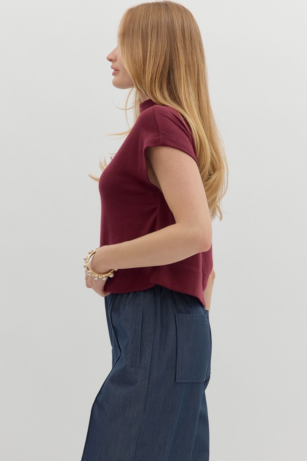 Solid Knit Mock Neck Pullover in Maroon